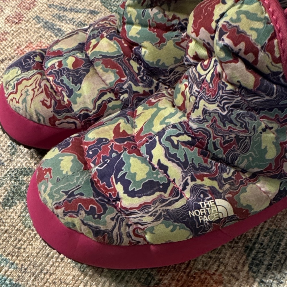 The North Face Kids Slippers - Pink and Multicolor - Picture 3 of 5